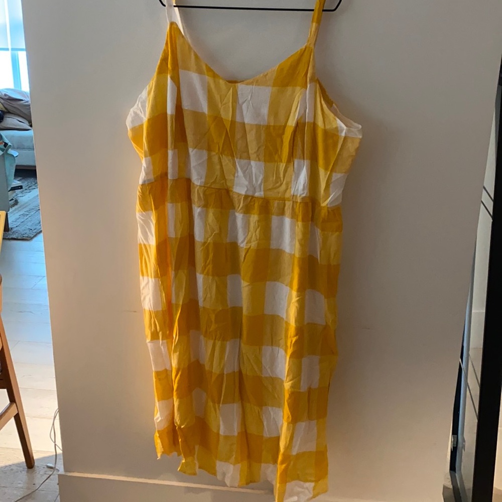 Pretty yellow summer dress - never too soon to dream of warm weather!